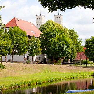 Kornspeicher am Hafen Straupitz